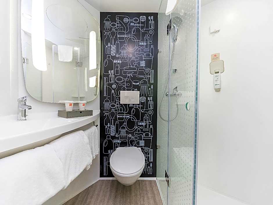 Ibis Shenzhen Nanxin Road Hotel