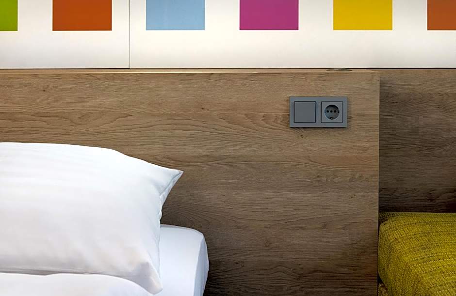 Business & Budget Hotel Tessin