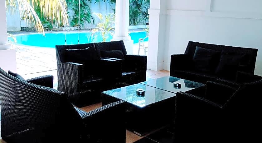 Rumah Putih B&B near KLIA