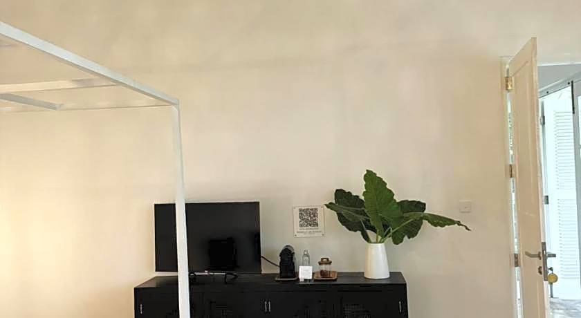 Arabella on Boossa Private Hotel