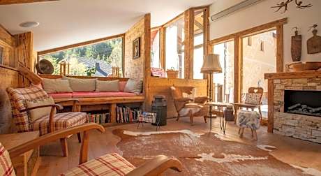 Berghi Hotel & Apartments