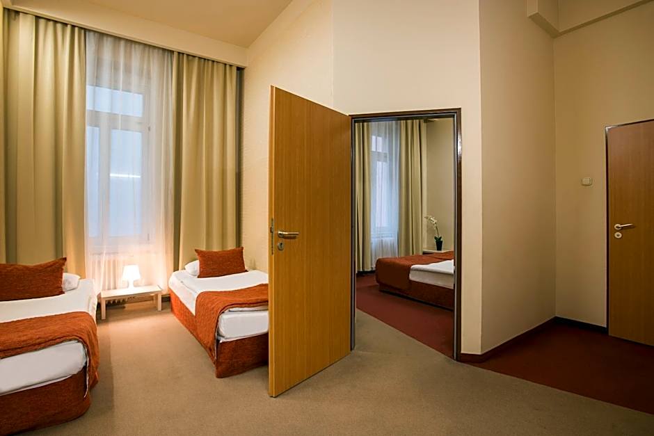 Star City Hotel
