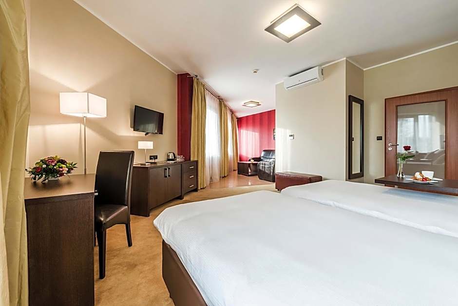 Hotel Victor Pruszkow DeSilva