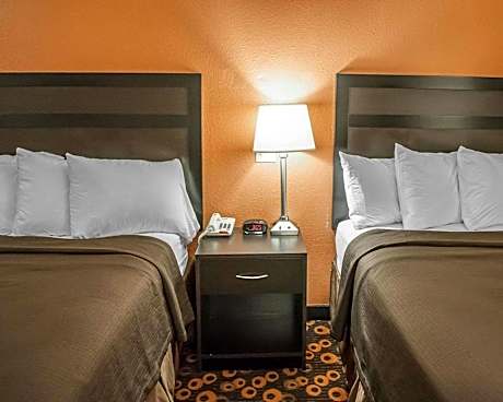 Standard Queen Room with 2 Queen Beds - Non-Smoking