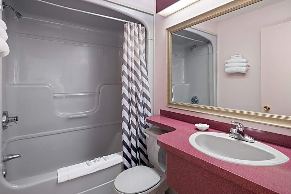 Travelodge by Wyndham Saint Andre