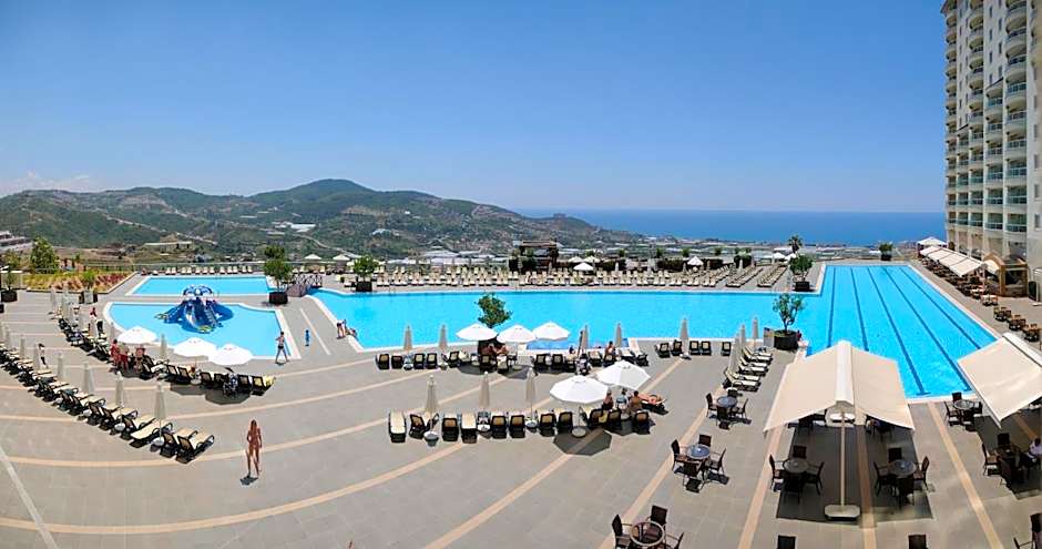 Photo 1 of 29 of Appartement Goldcity 2 chambres, vue sur mer, aquapark non inclus