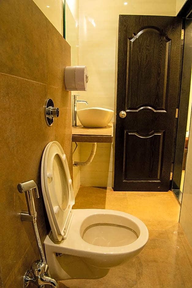 Malvan's Aishwarya Hotel