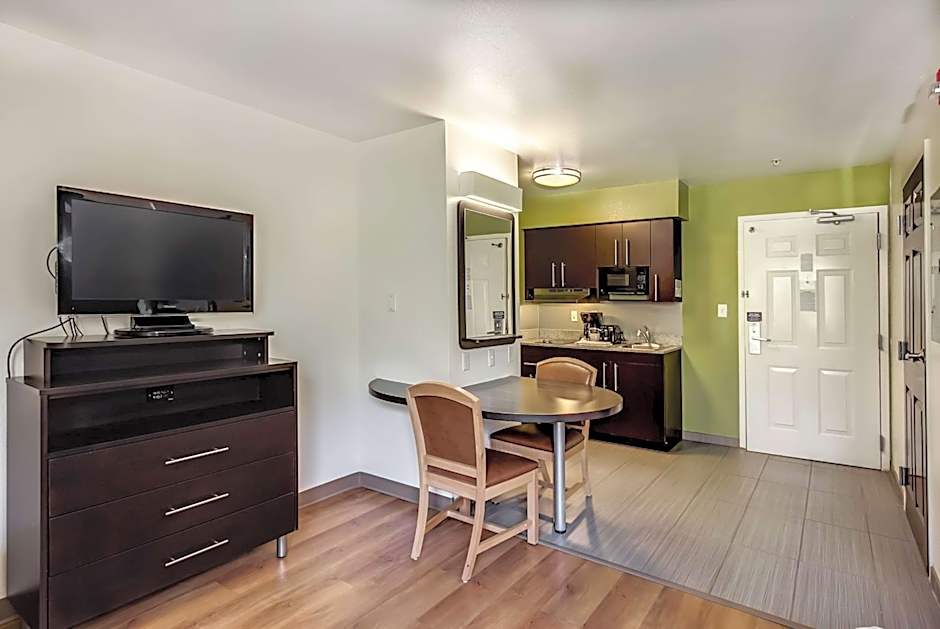 Studio 6-East Brunswick, NJ - NYC Area