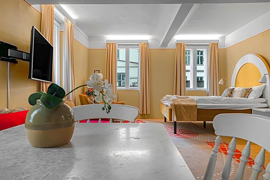 The Apartments Company - The Sweet