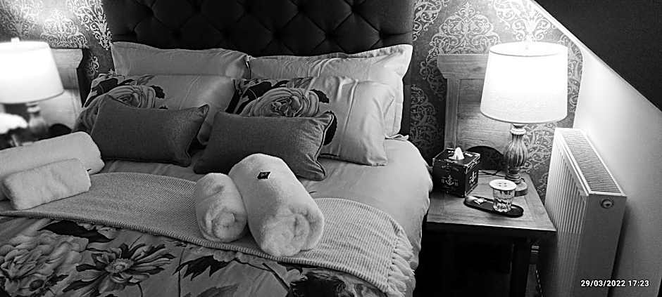 Outlander Boutique B&B ONLY ADULT Delux Room