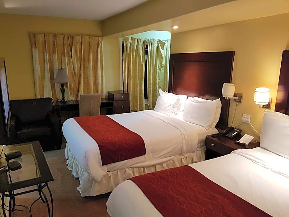 Bayside Inn & Waterfront Suites