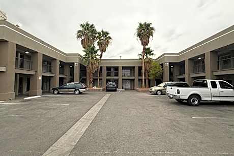 DTLV, a Baymont by Wyndham