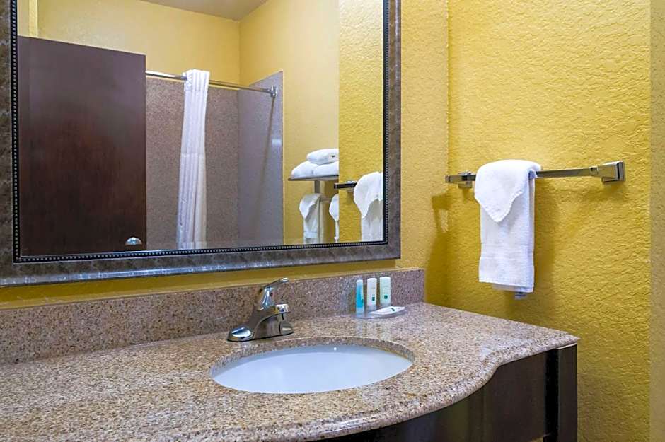 Quality Inn & Suites Slidell