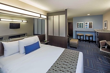 King Suite - Disability Access/Non-Smoking