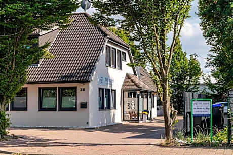 MK Hostel Oyten - free Wifi & Parking - 24h Check-In