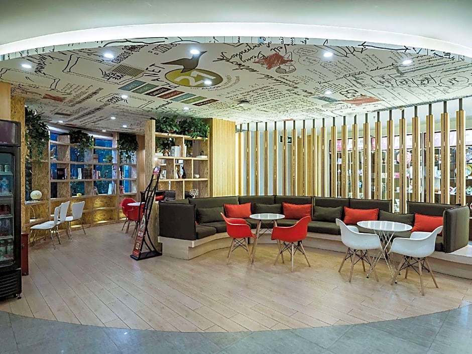 ibis Luoyang Train Station