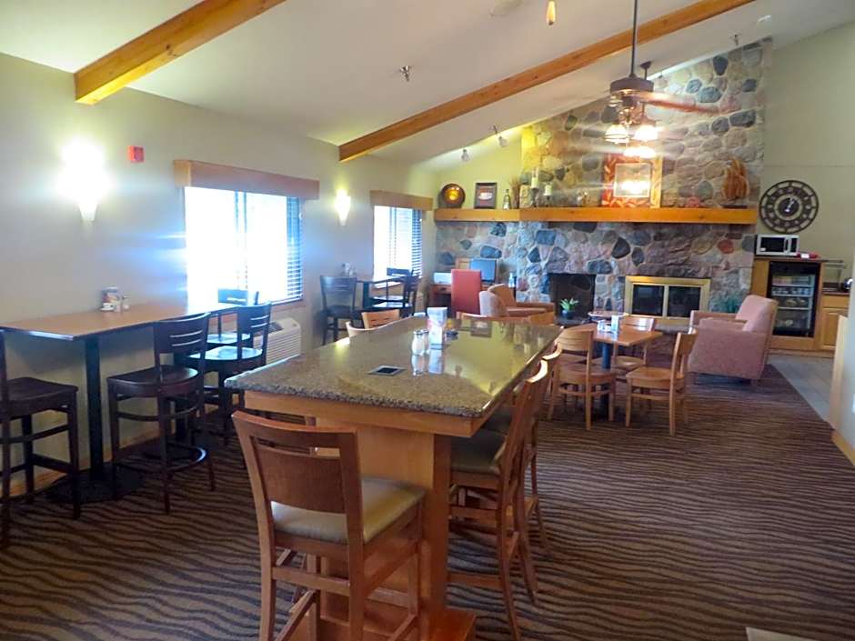 AmericInn by Wyndham Worthington