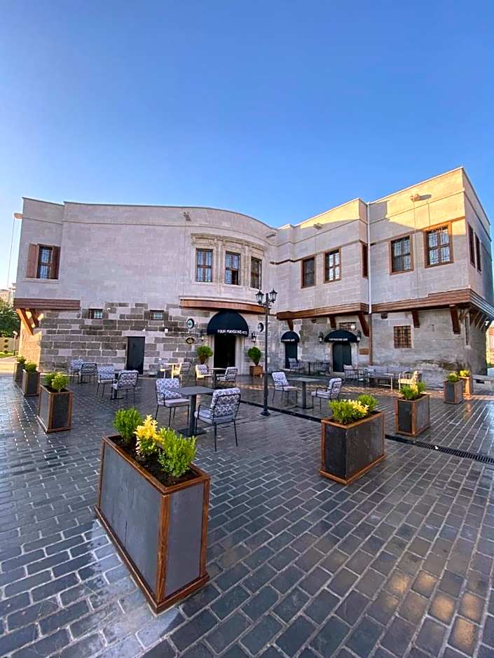 Four Mansions Hotel