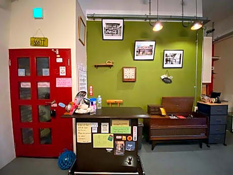 Guesthouse with a Retro American Atmosphere in Okinawa City