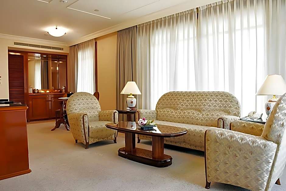 Evergreen Laurel Hotel