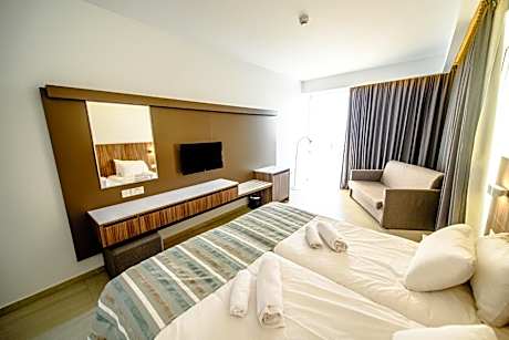 Double or Twin Room with Pool View