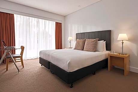 King Suite with Jet Bath