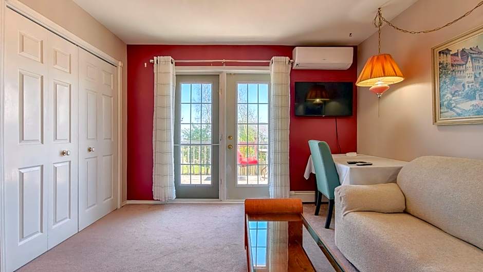 Lee's Ocean Peek B & B