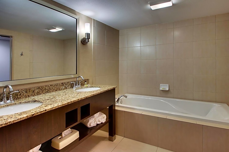 Holiday Inn Express Baltimore BWI Airport West by IHG