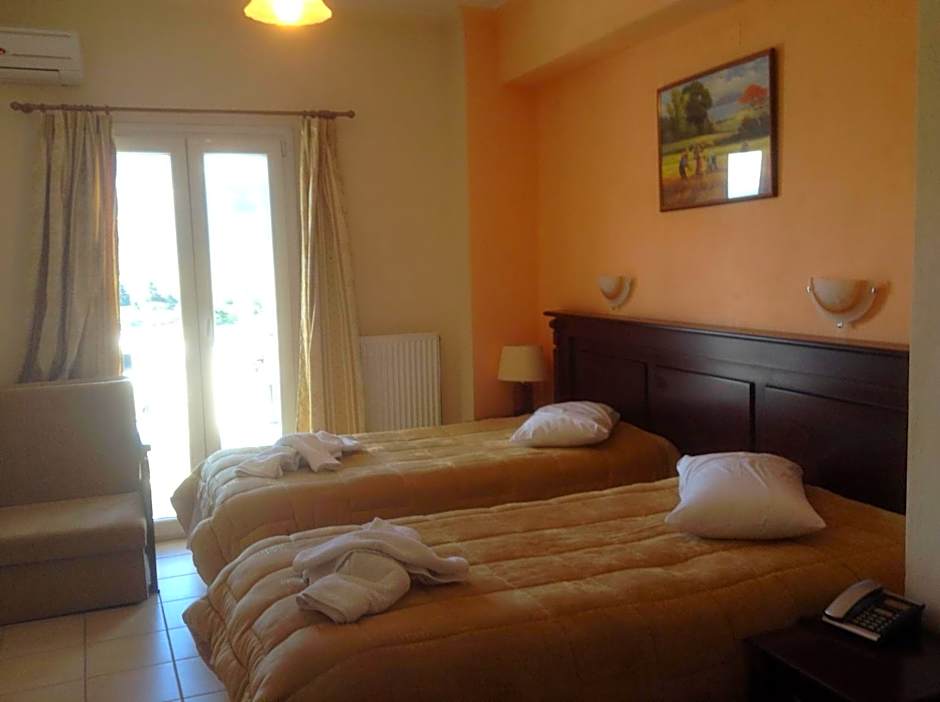 Hotel Kosta Famissi