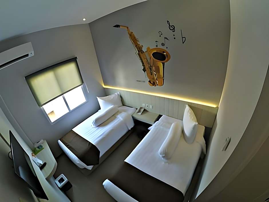 Photo 1 of 7 of Deluxe 2 Twin Beds