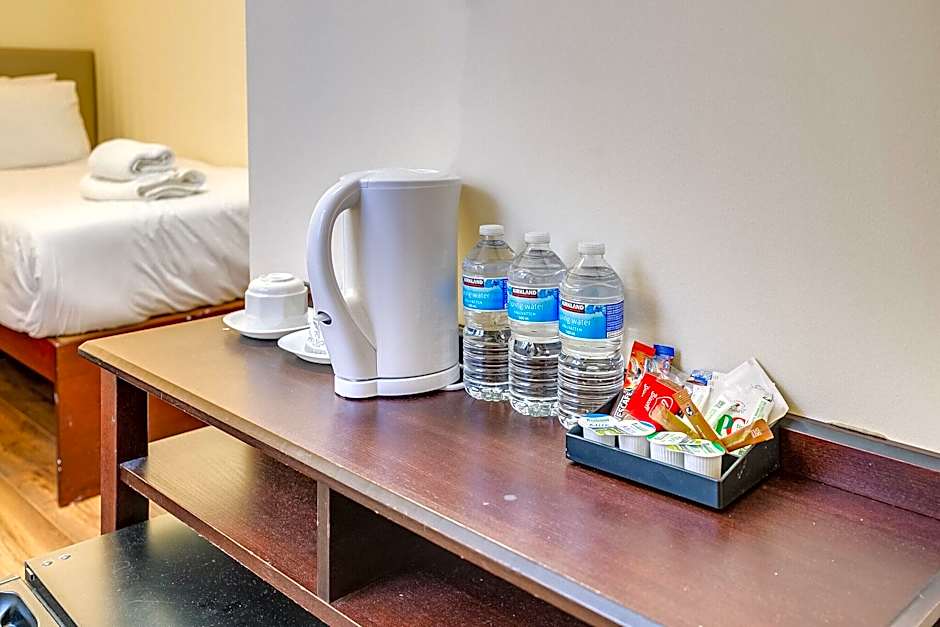 Belmont & Astoria Hotel