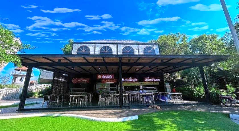 The O Valley Hotel