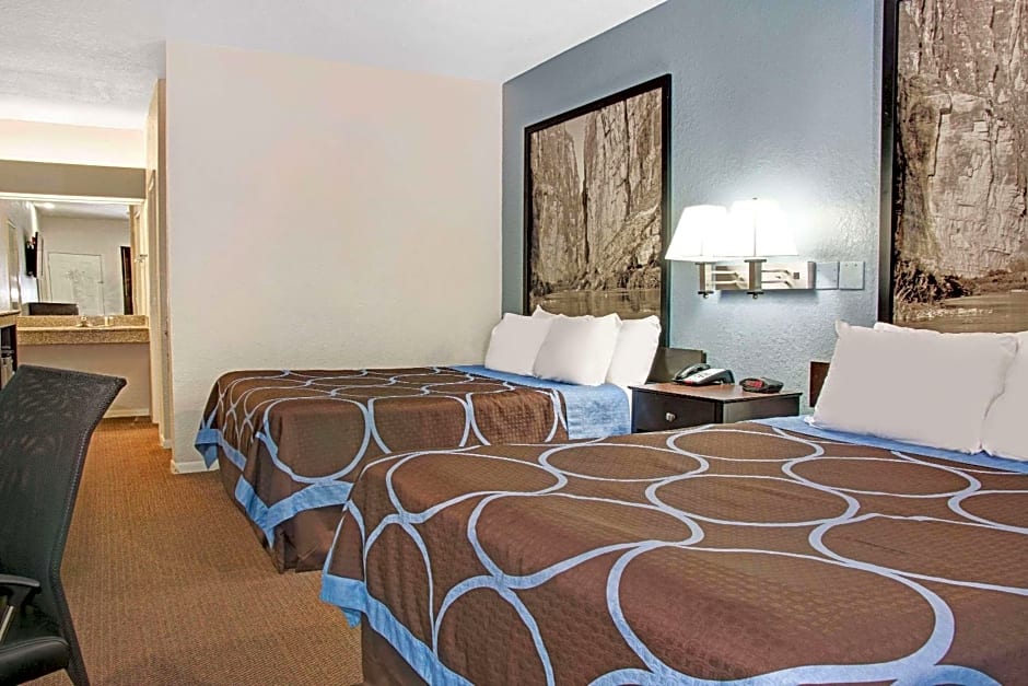Super 8 by Wyndham Houston/Brookhollow NW