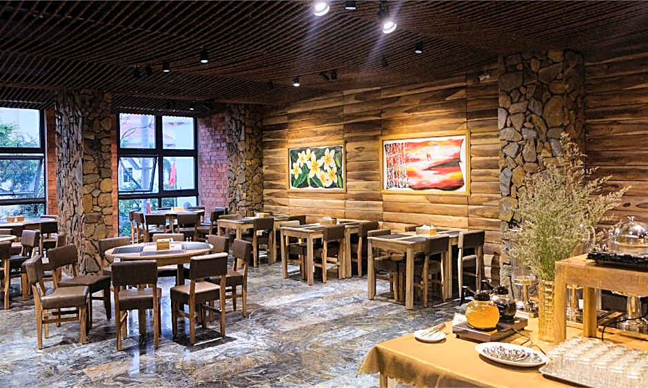 Rustic Hotel Quy Nhon Powered by ASTON