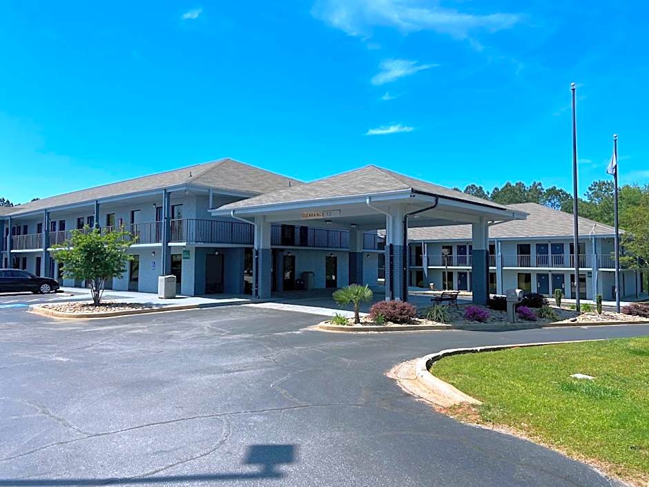 Quality Inn Clinton - Laurens I-26