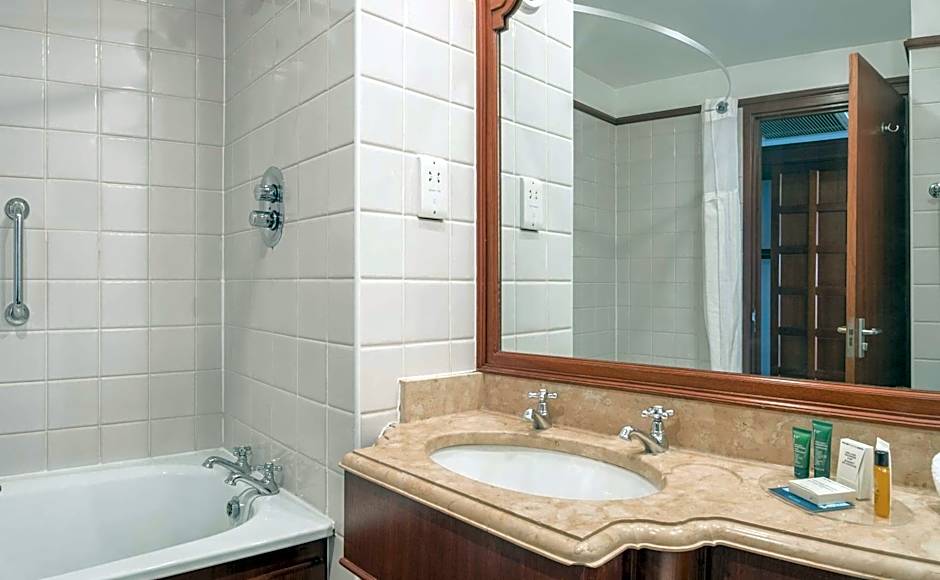 Hilton East Midlands Airport