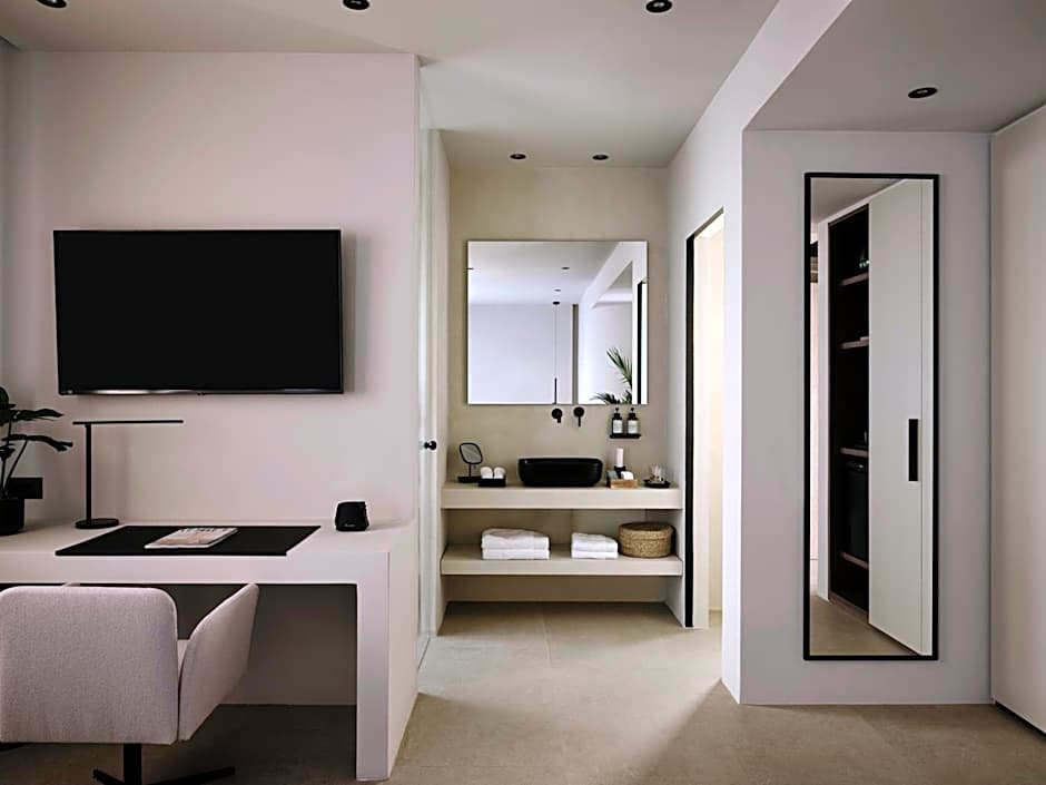 Bond Smart Living Suites