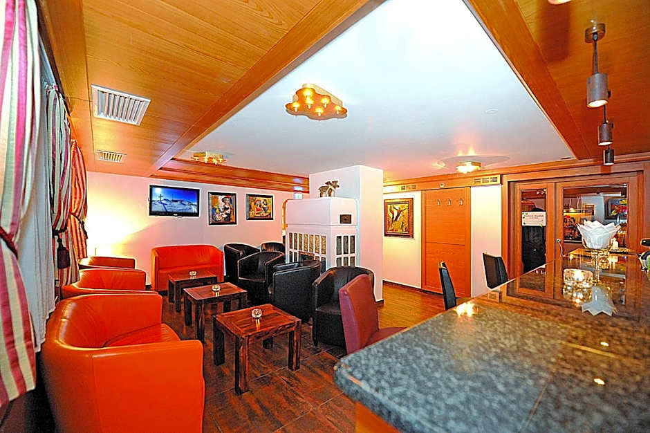 König - Joker Card included in Summer