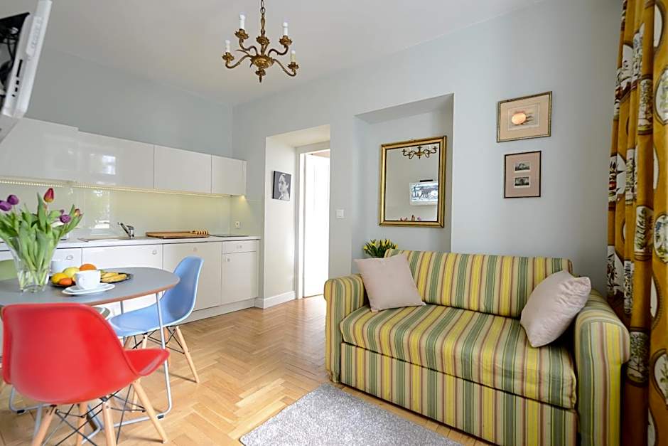 Crystal Suites Chez Helena