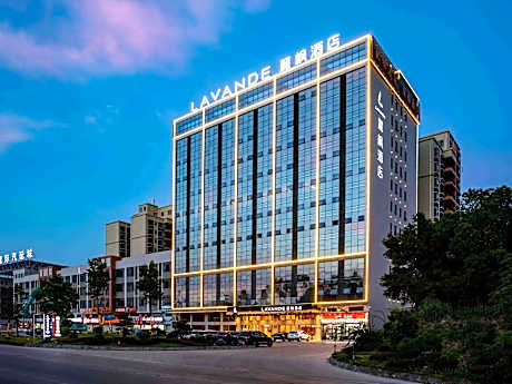 Lavande Hotel Heyuan High-speed Railway Station Country Garden