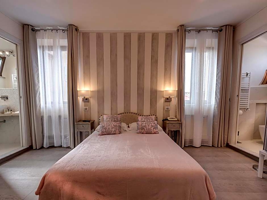 Photo 1 of 16 of 1 Double Bed or 2 Beds