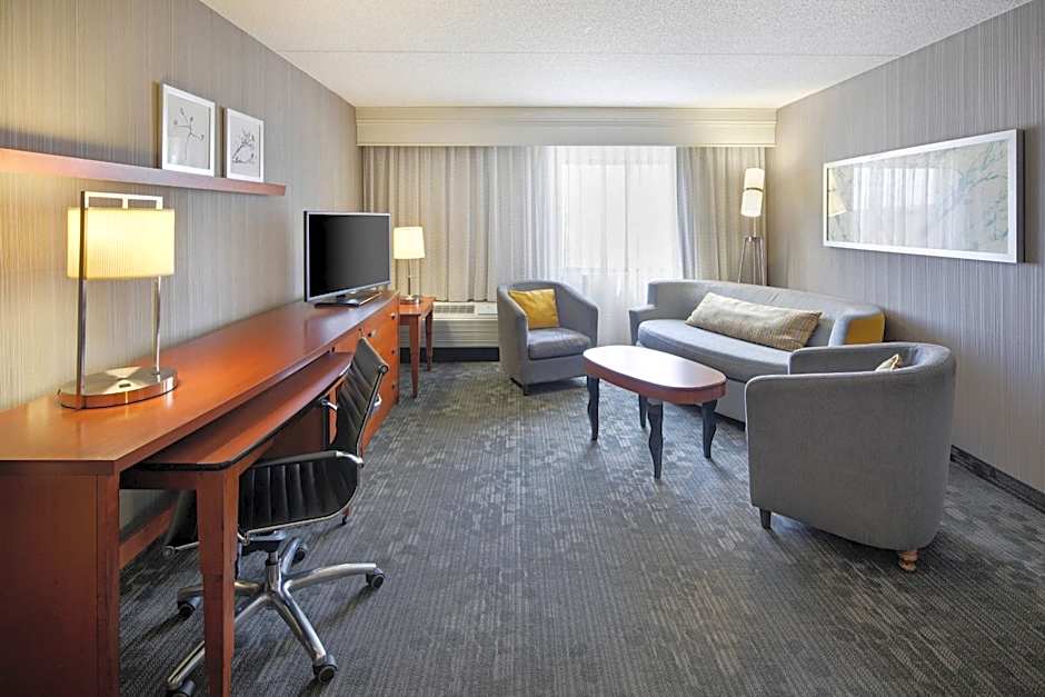 Courtyard by Marriott Cleveland Beachwood