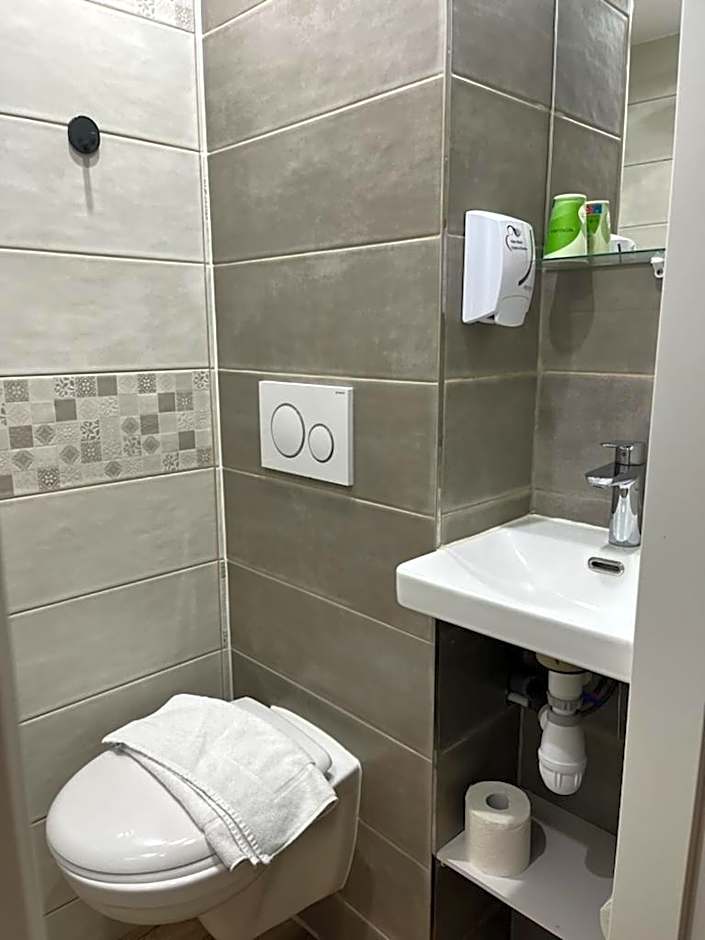 Brit Hotel La Bonne Etape