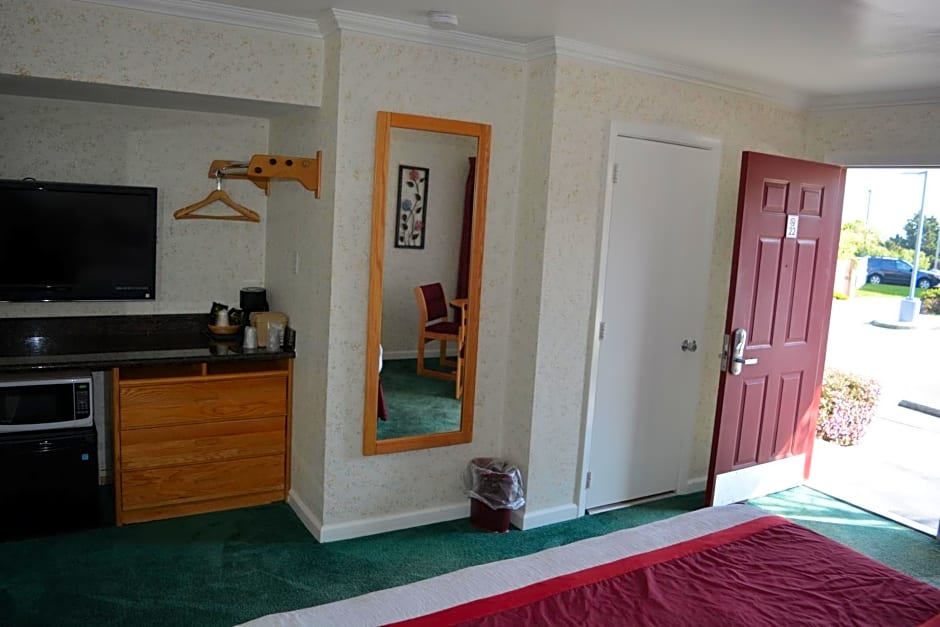 Travelers Inn