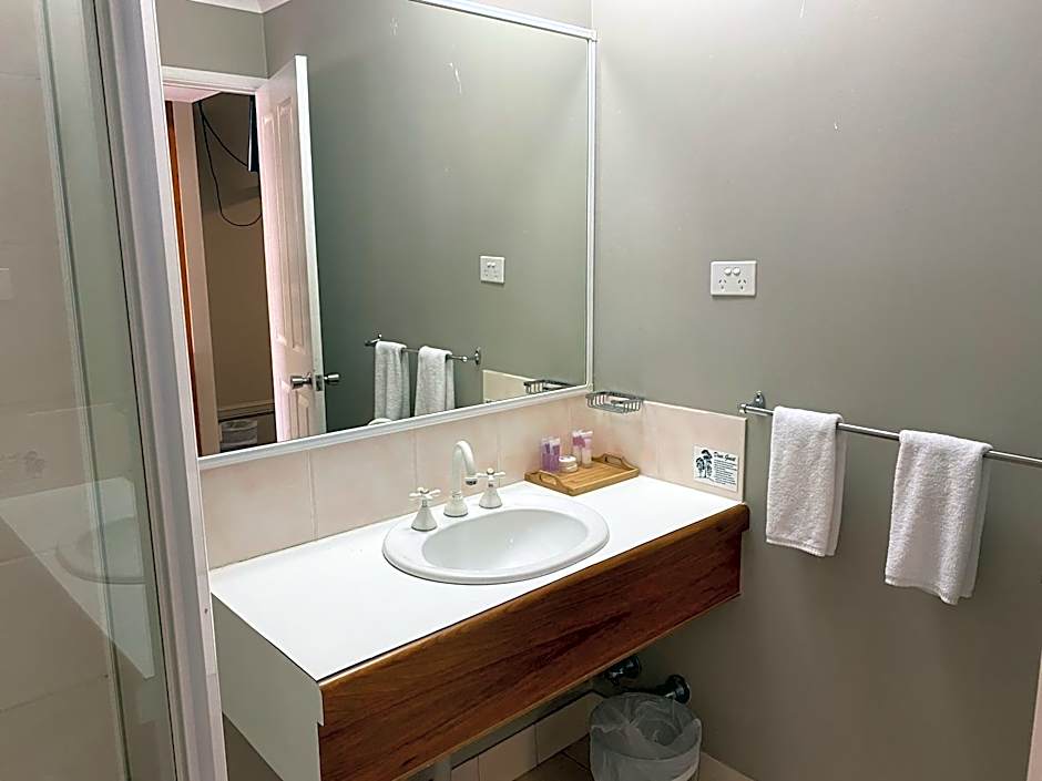 Cosmopolitan Motel & Serviced Apartments