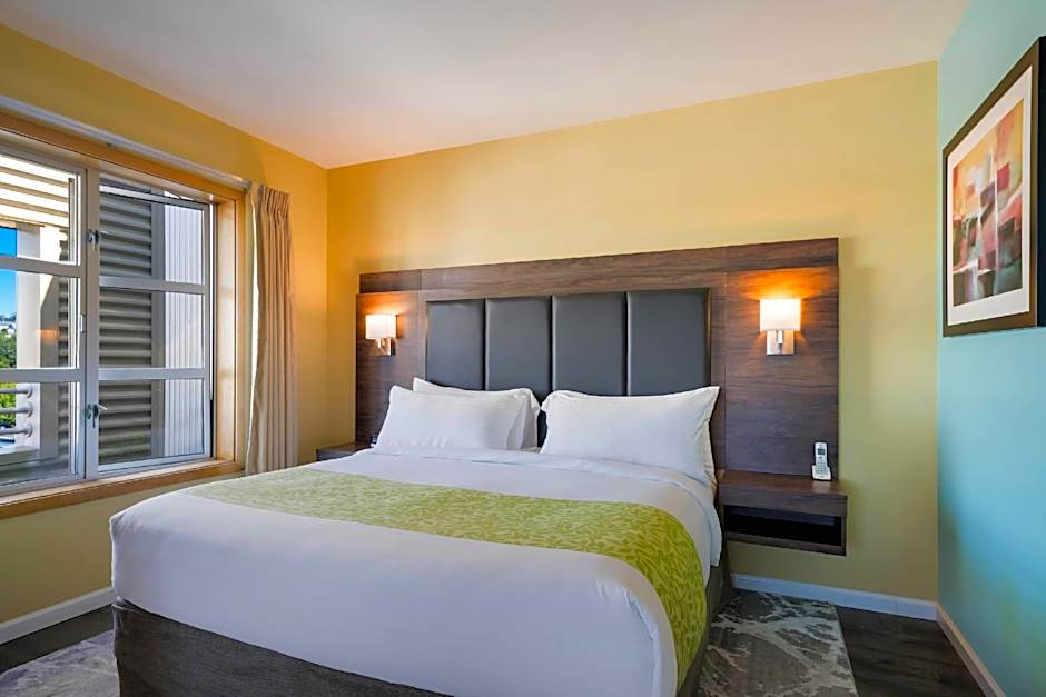 Photo 1 of 4 of 1 King Bed Suite