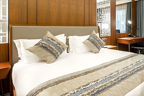 1 King Bed, Nonsmoking