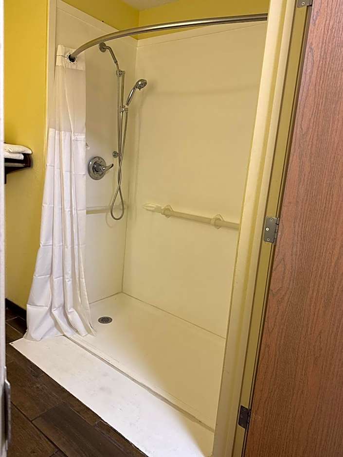 Baymont by Wyndham Mishawaka South Bend Area