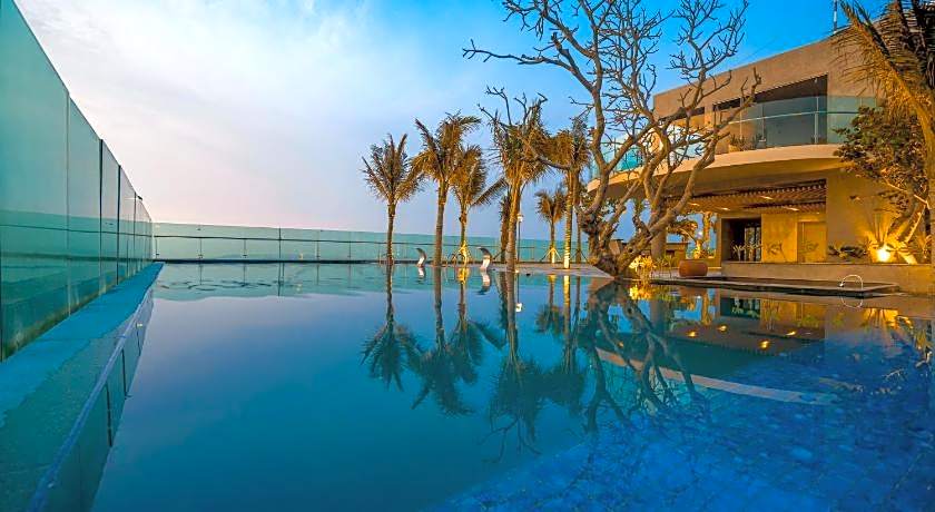 Sala Grand TuyHoa Hotel