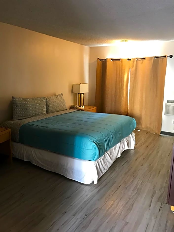 Delos Reyes Palm Springs